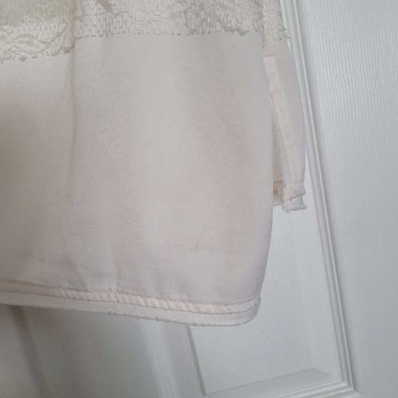 BCBG Max Azria white lace blocked 3/4 length shirt size M - Picture 7 of 11